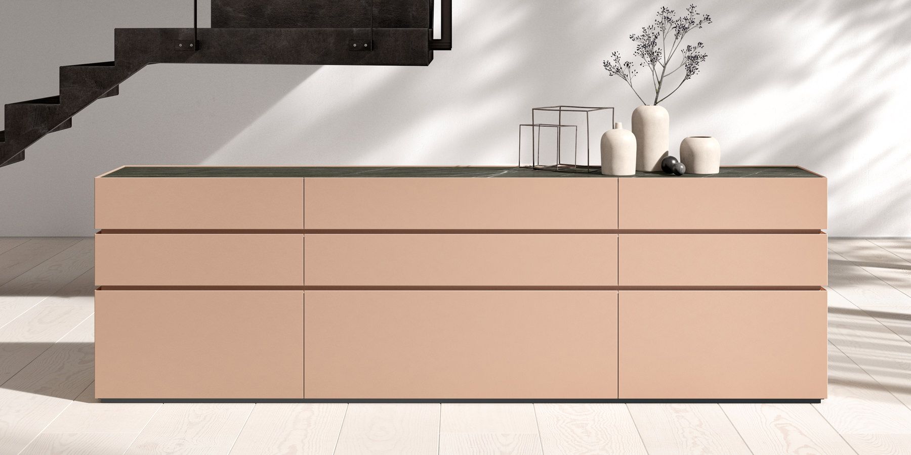interlübke cube light dressoir in beige, lang model onder een trap
