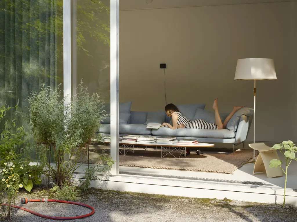 Vitra Suita sofa bij verdeler dealer Loncin design meubelwinkel interieur Leuven Hasselt Sint-Truiden Mol Mechelen brussel Zoutleeuw Limburg Vlaams-Brabant2.webp