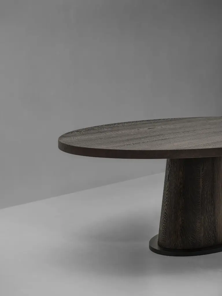 an rossum Kops tafel Loncin designmeubelwinkel interieur Leuven Hasselt Mechelen brussels Sint-Truiden Limburg brabant 2.webp