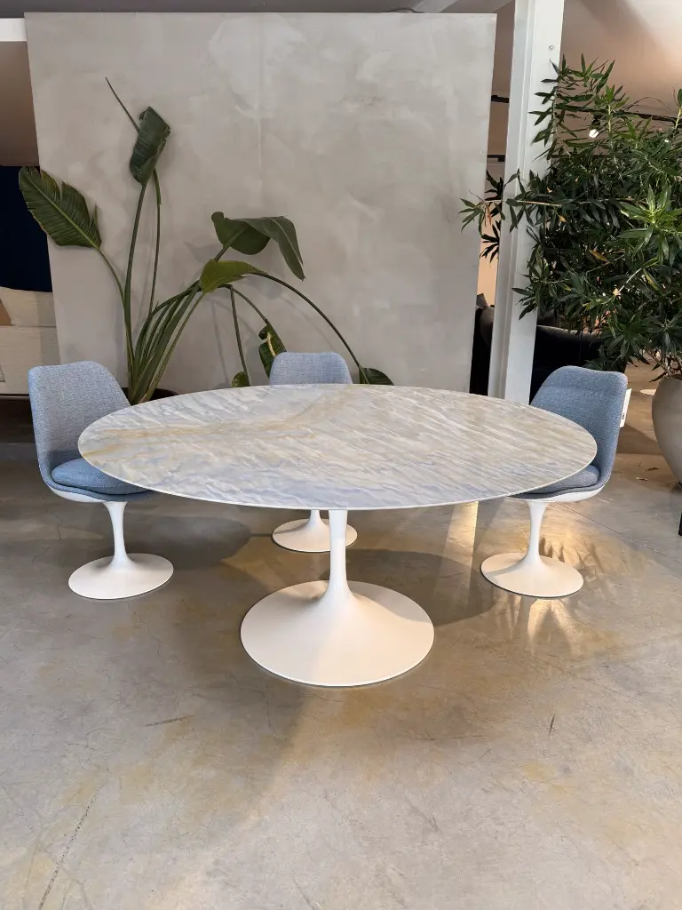 Knoll Limited edition special 80 years of Saarinen Azul steen stone limited edition Loncin designmeubelen Hasselt Leuven Zoutleeuw vlaanderen belgië Nederland France Deutschland England vlaanderen 3.webp