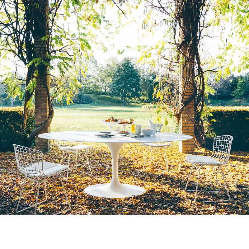 Knoll outdoor dining saarinen tafel Loncin design outdoor terras meubels loncin leuven sint-truiden Hasselt Limburg Brabant.webp