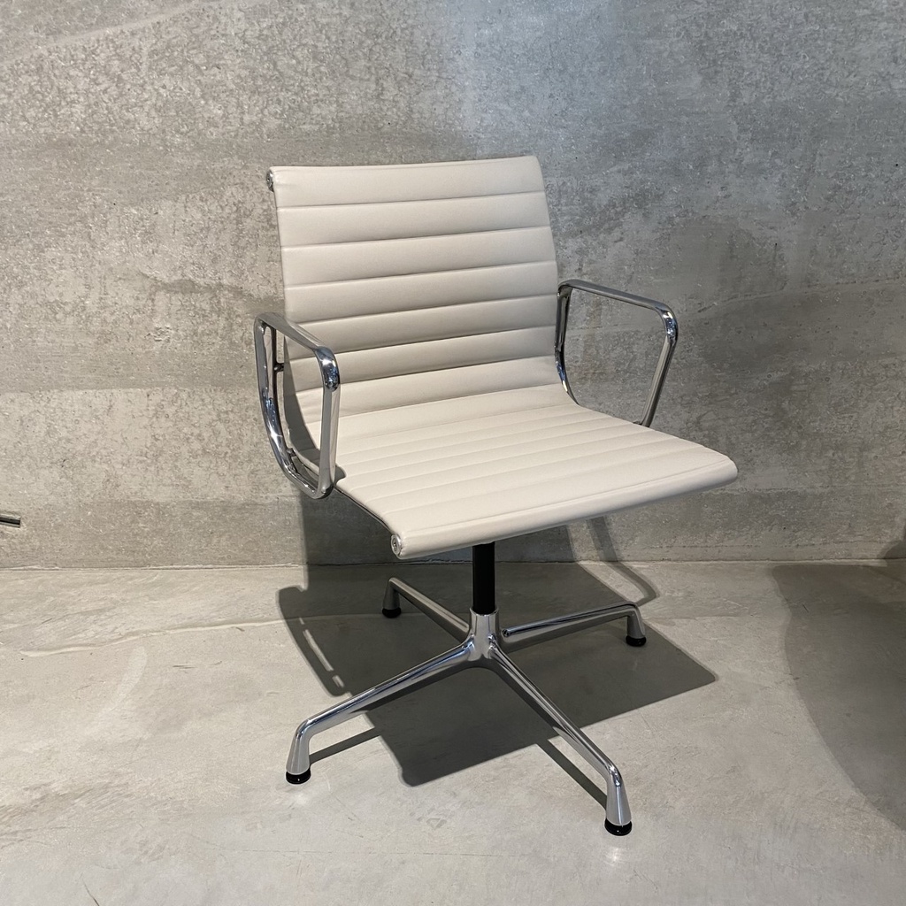 Aluminium Chair EA 104